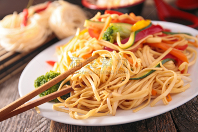 蔬菜,面条,胡萝卜,水平画幅,灯笼椒,十字花科,膳食,西兰花,亚洲,晚餐