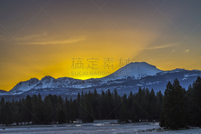莱森火山国家公园,黎明,拉森山,美国,水平画幅,阳光光束,冬天,无人,户外,加利福尼亚