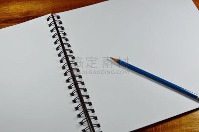 圆形,铅笔,速写本,桌子,侧面视角,书籍装帧,石墨,绘画插图,办公用品,水平画幅