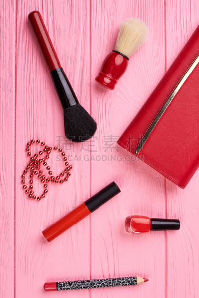 彩妆,钱包,红色,化妆用品,雌性动物,个人随身用品,垂直画幅,美,无人,动物身体部位