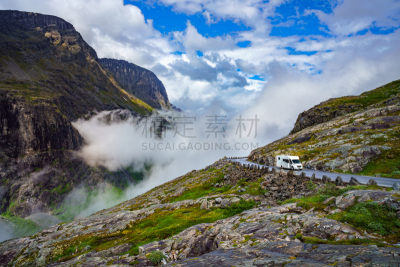 汽车,旅游目的地,从虚拟现实的角度拍摄,旅行拖车,公路,水,天空,大众汽车,水平画幅,无人