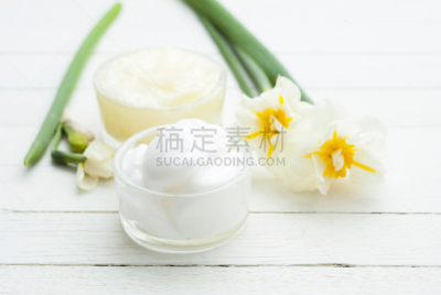 spa美容,春天,水仙花,留白,水平画幅,无人,抗痘护理露,奶油,乡村风格,化妆用品