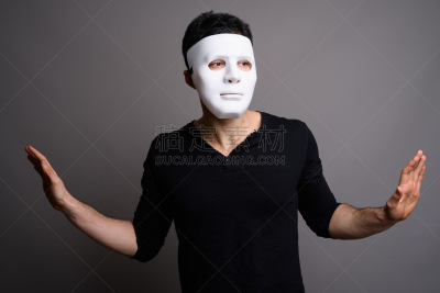 青年人,影棚拍摄,灰色背景,男人,男性美,三节长套筒,暗房,停止手势,高举手臂,灵感