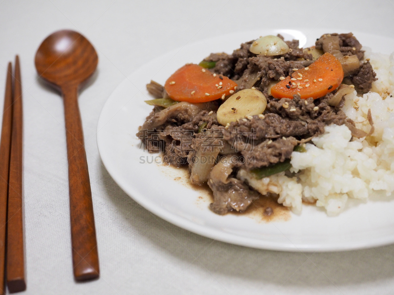 韩式烧牛肉,东方食品,米,在上面,碗,牛肉烩饭套餐,后背箱聚会,烧肉,野餐烤牛肉,朝鲜的新年