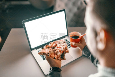 果汁,办公室,夜晚,比萨饼,笔记本电脑,职业,建筑师,紧迫,青年人,吃