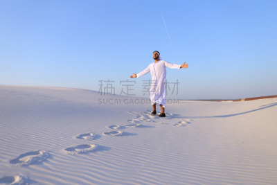 男性,欢乐,沙漠,漓江,哈里发国际体育场,撒哈拉沙漠,中间部分,丰富,沙子,夏天
