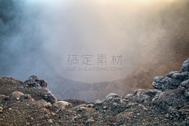 尼加拉瓜,火山口,蒙巴丘火山自然保护区,水平画幅,熔岩,无人,陆用车,大门,草,火山