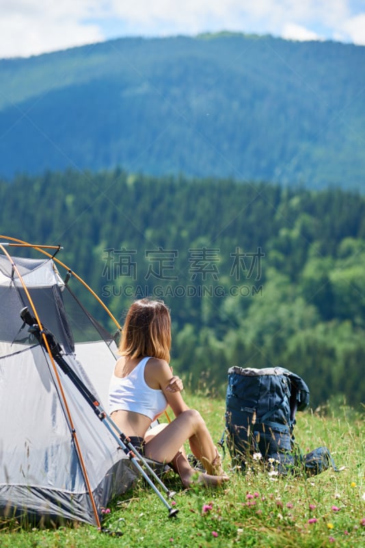 早晨,户外,青年人,背面视角,山,徒步旅行,帐篷,背包,女性