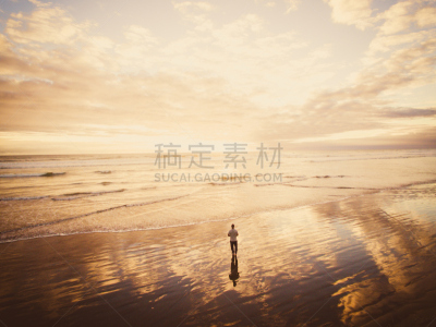 海滩,概念,水,天空,水平画幅,沙子,夏天,户外,无人机,仅成年人