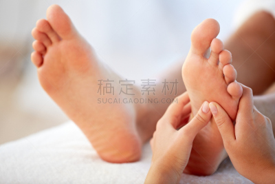 脚部按摩,反射疗法,按摩师,人类脚趾,休闲活动,水平画幅,spa美容,健康,白人,特写