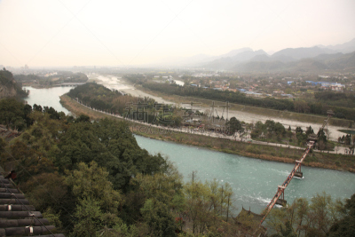 Min river and Dujiangyan (都江堰) irrigation system, Sichuan, China