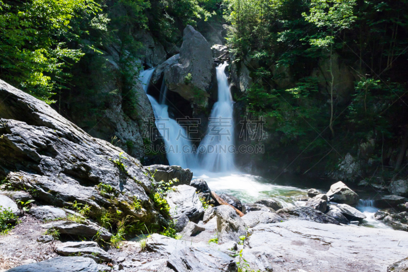 瀑布,夏天,悬崖,看风景,对称,巴西比西瀑布州立公园,bash bish falls,波克谢尔,马萨诸塞,水