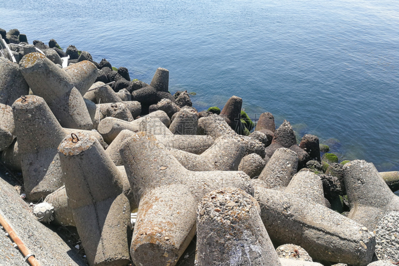 海岸线,混凝土,被侵蚀的,四足动物,四分体,挡土墙,建筑施工屏障,海啸,防波堤,遮护的手势