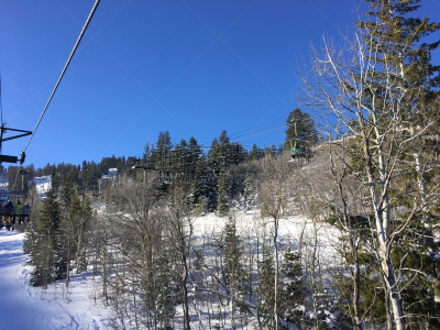 圣丹斯,滑雪缆车,天空,美国西部,度假胜地,休闲活动,水平画幅,山,透过窗户往外看,雪
