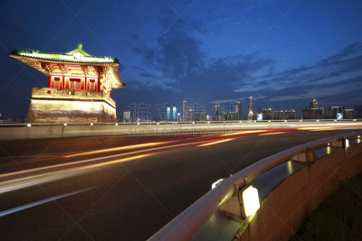 夜晚,过去,路,建筑外部,水平画幅,无人,市区路,古老的,交通,异国情调