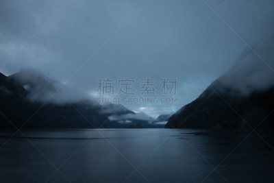 doubtful sound,自然,水,水平画幅,地形,瀑布,无人,户外,山脉,新西兰