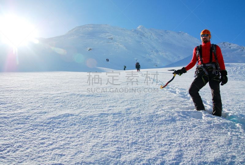 山,红夹克,导游,天空,雪,安全,冰镐,男性,仅成年人,特兰西瓦尼亚