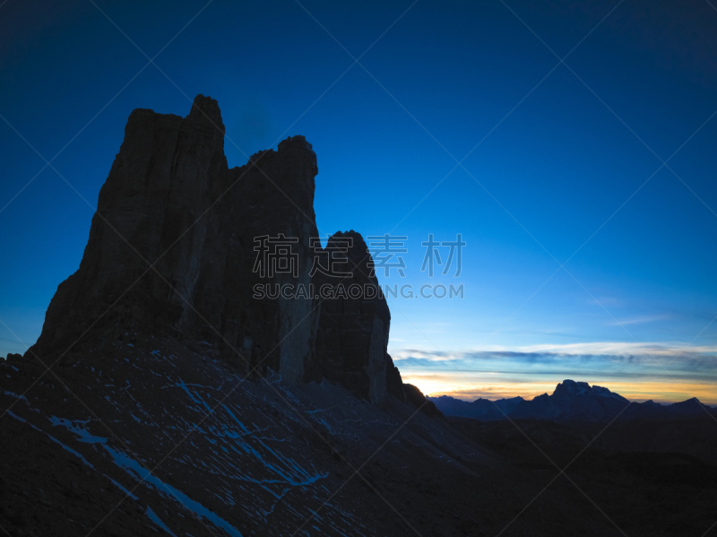 瓦雷多三尖峰,春天,开垛口,奥龙佐迪卡多雷,科尔蒂纳丹佩佐,树梢,上阿迪杰,被侵蚀的,天空,水平画幅