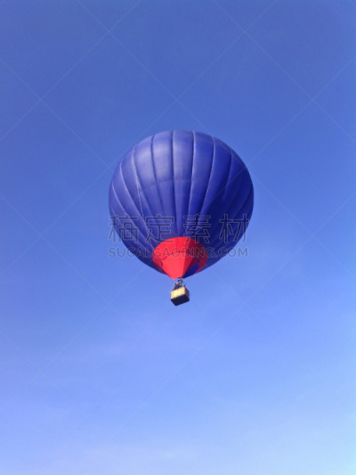 热气球,天空,蓝色,背景,游乐园设施,垂直画幅,风,灵感,休闲活动,符号