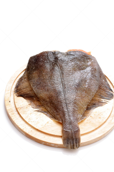 生食,鲽,案板,垂直画幅,无人,膳食,白色背景,海产,背景分离,大菱鲆