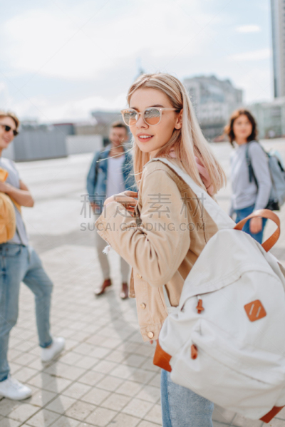 城市,女孩,青年人,友谊,高雅,周末活动,旅途,女人,儿童,户外