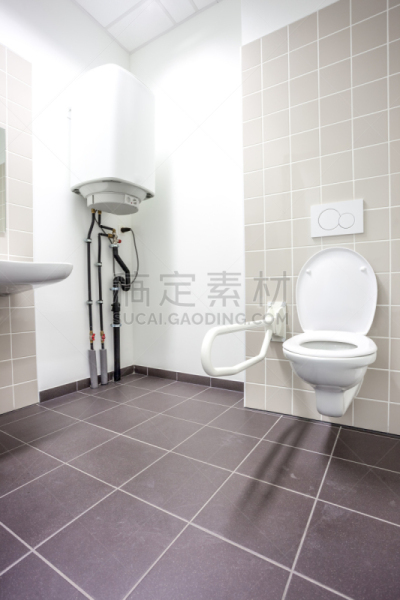 卫生间,热,平衡折角灯,锅炉,垂直画幅,墙,建筑,无人,浴室,拿着