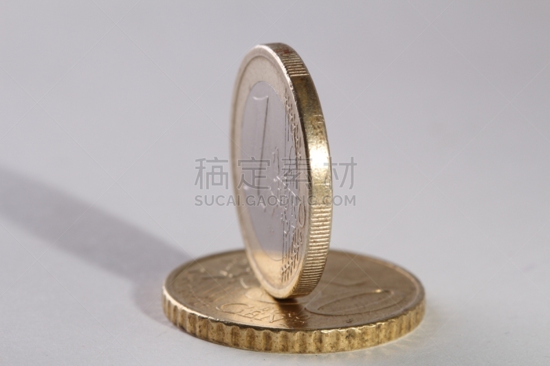一个物体,欧元集团,正面视角,水平画幅,银色,金属,闪亮的,金色,商务,圆形