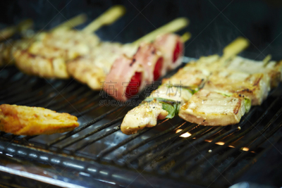 日式烧鸡,格子烤肉,煎鸡肉,串肉签,水平画幅,西红柿,熏猪肉,肉,肉制品,韩国