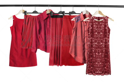 衣帽钩,衣服,红色,女子田径赛项目,穿衣服,水平画幅,纺织品,更衣室,组物体,套装