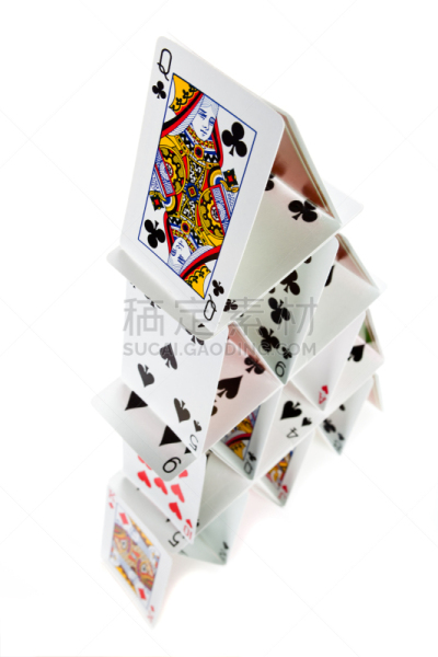 金字塔形,纸牌,纸牌屋,垂直画幅,休闲活动,稳定,无人,背景分离,建筑结构,脆弱