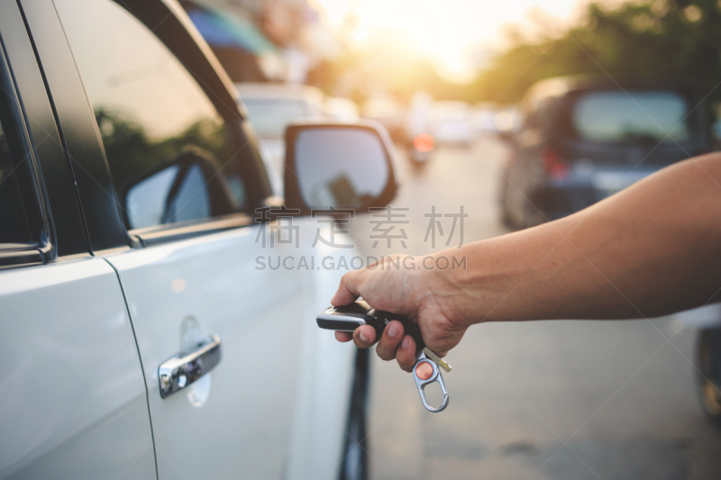 四驱车,多功能车,旅途,尾灯,车轮,运动,华贵,汽车,交通,一个人