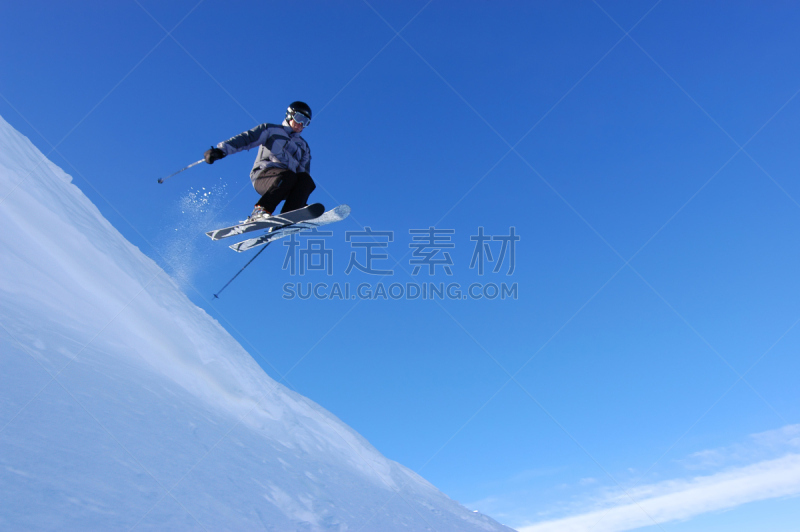 滑雪运动,滑雪杖,滑雪镜,扯开,天空,水平画幅,雪,半空中,户外,明亮