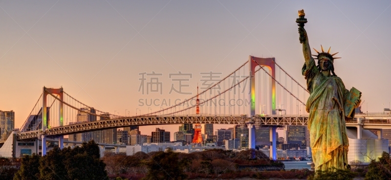 东京湾,statue of liberty replic,东京彩虹桥,旅游目的地,水平画幅,夜晚,无人,全景,城市天际线,日本