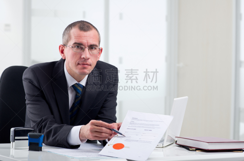 办公室,档案管理员,水平画幅,职权,白人,男商人,文档,经理,男性