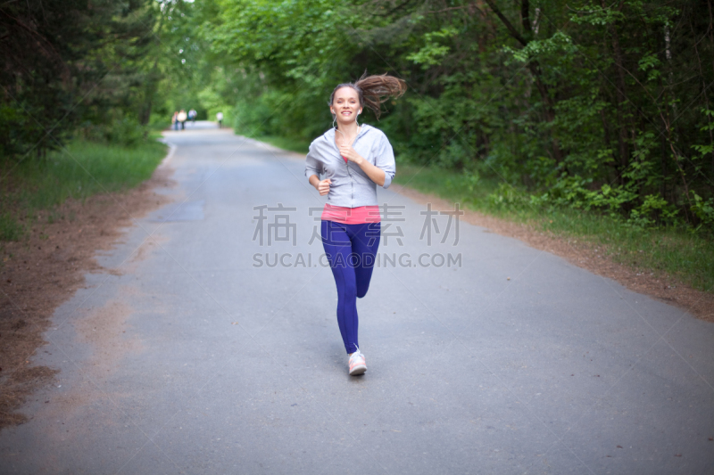 公园,快乐,慢跑,青年女人,追踪器,休闲活动,水平画幅,早晨,健康,夏天