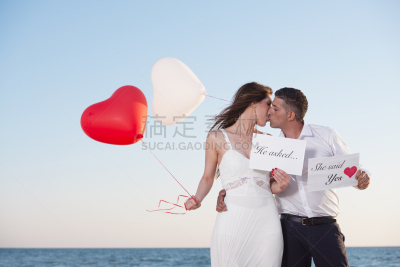 女人,是,氦,结婚证书,抽奖轮盘,公告信息,婚纱,热气球,气球,白色