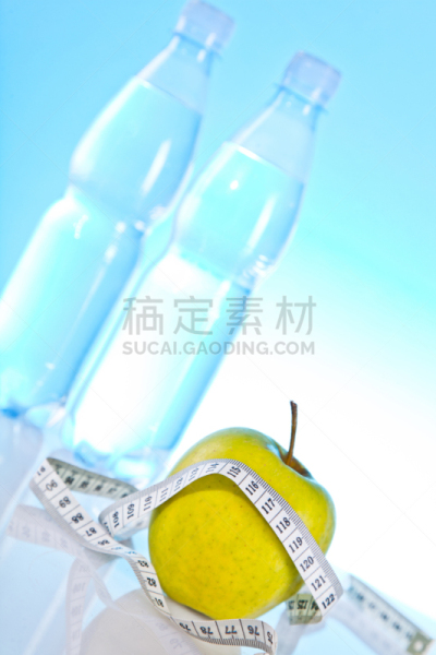 绿色,苹果,水瓶,垂直画幅,矿物质,水果,无人,维生素,营养品,脂蛋白