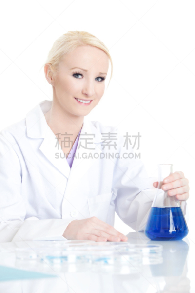 科学,锥形烧瓶,垂直画幅,制服,白人,实验室,仅成年人,青年人,白色,仅一个青年女人
