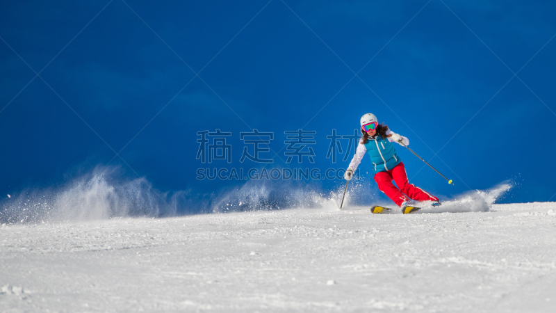 女人,滑雪雪橇,女性,女孩,天空,水平画幅,山,滑雪坡,旅行者,户外