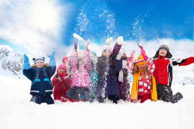 雪,人群,儿童,幸福,雪球,嬉戏的,进行中,粉末状雪,水平画幅,户外