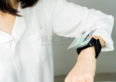 现代,技术,女人,生活方式,数字化显示,白色长裙,面对面,出示,沟通,做