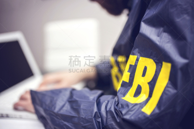 警官,办公室,使用手提电脑,刑事调查,安全,美国联邦调查局,彩色图片,技术,触控板,计算机