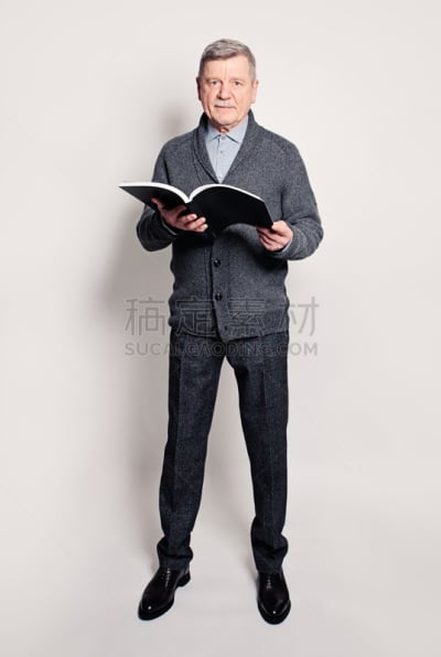 男商人,手,老年人,报告,中老年男人,注视镜头,充满的,垂直画幅,智慧,古老的