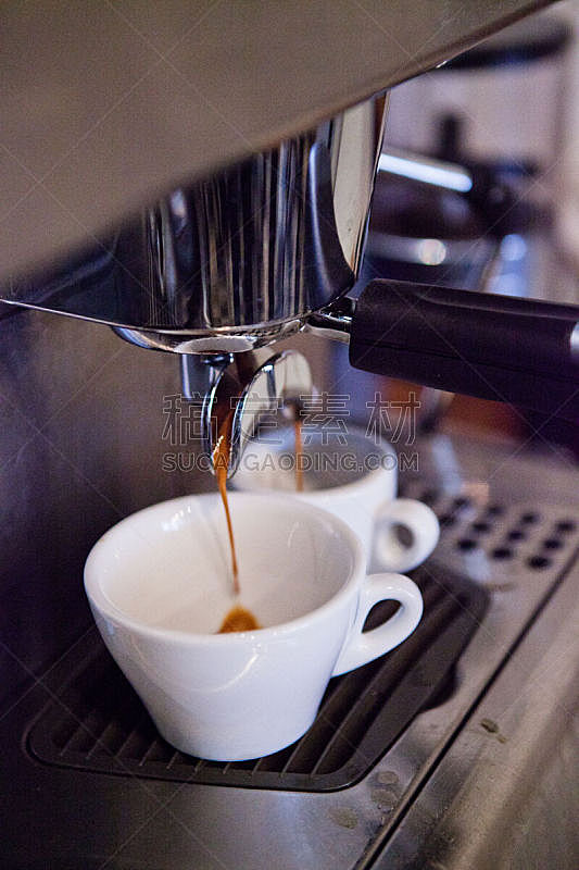 杯,高压蒸汽咖啡机,垂直画幅,褐色,咖啡馆,无人,浓咖啡,饮料,金属,特写