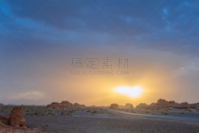 中国,甘肃省,戈壁滩,空的路,超现实主义的,西北,云,橙色,远距离,交通方式