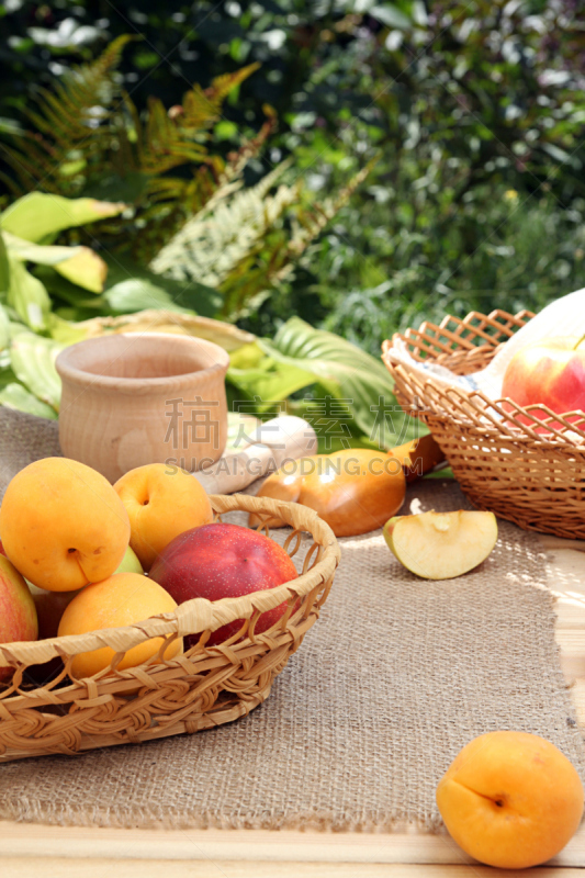 杏,篮子,苹果,垂直画幅,素食,平视角,生食,维生素,夏天,组物体