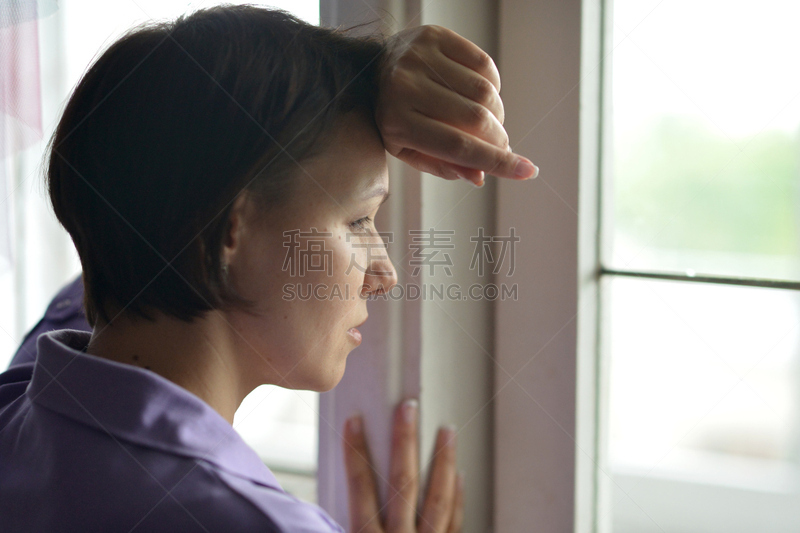 女人,住宅内部,症状,人,身体状况,身体受伤,女性,头痛,图像,喉咙