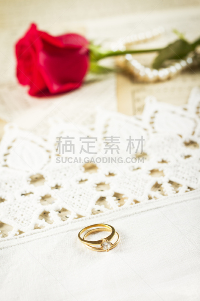 乐谱,古董,玫瑰,留白,自然,垂直画幅,项链,无人,古典式,浪漫