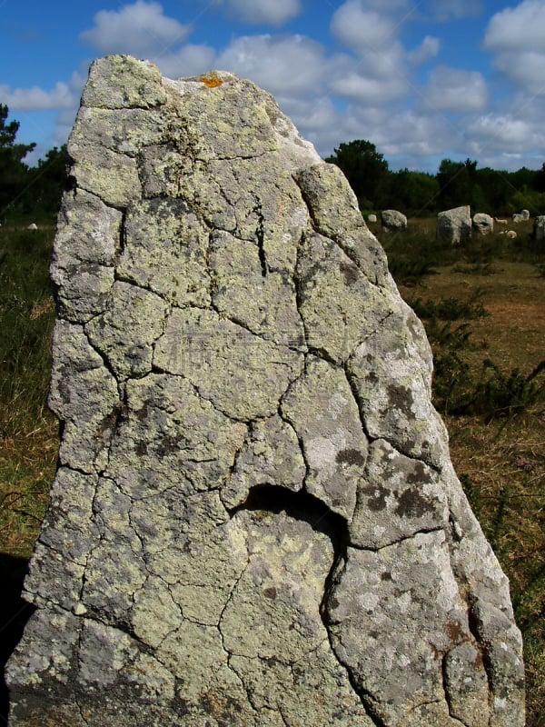 卡纳克岛,雷斯安尔戈尼蒙特卡纳克,埃夫伯里,立石,垂直画幅,天空,洞,无人,尖峰,户外