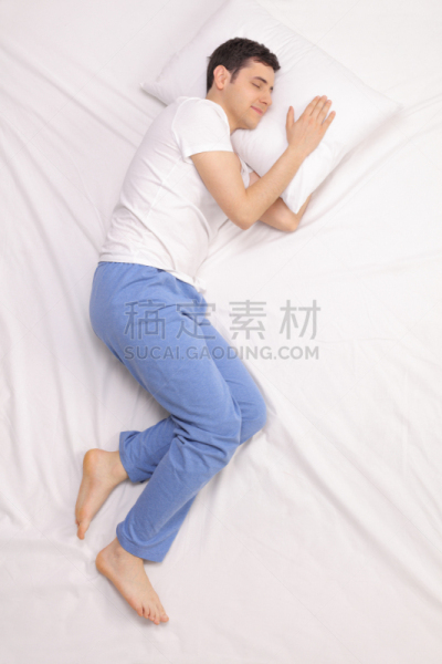 床,舒服,男人,垂直画幅,床垫,熊,男性,仅男人,仅成年人,青年人